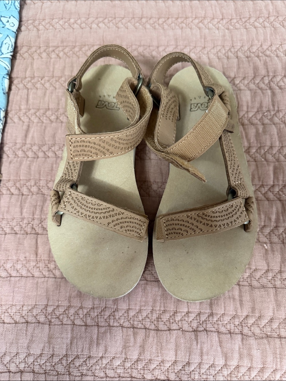 Teva Women’s Tan Sandals - Size 6, Very good condition